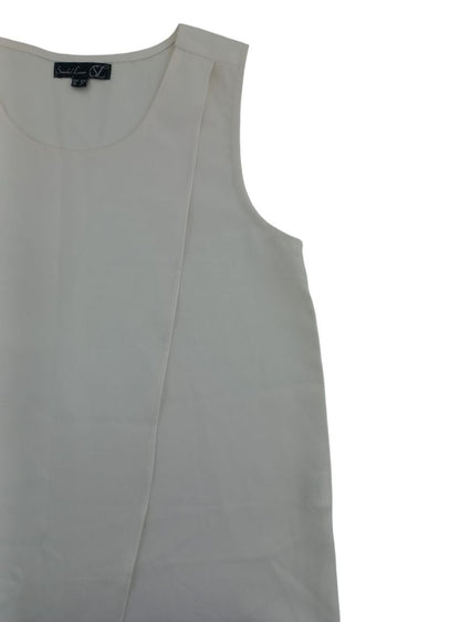 Sleeveless blouse