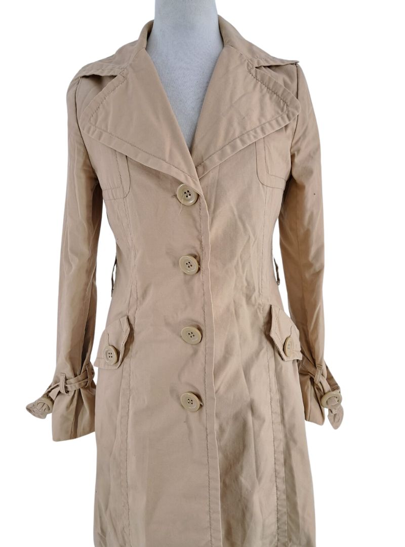 Buttoned light weight coat