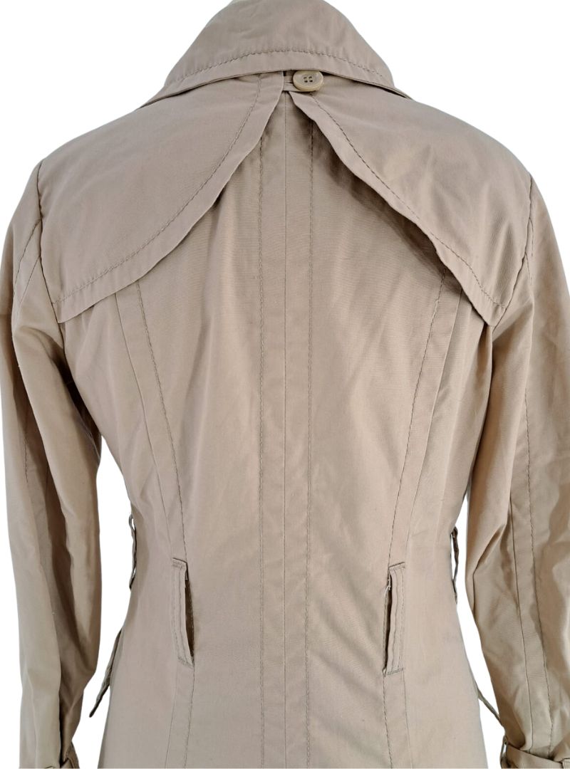 Buttoned light weight coat