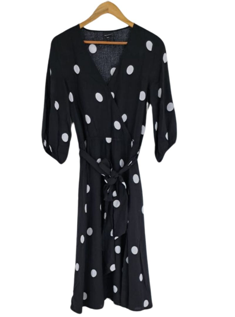 Polka dot detailed v-neck midi dress