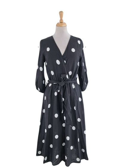 Polka dot detailed v-neck midi dress