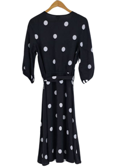 Polka dot detailed v-neck midi dress